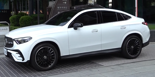 BENZ GLC300車輛照片3
