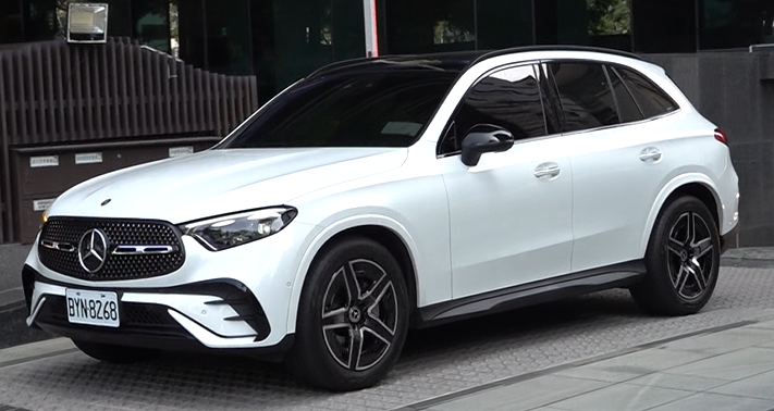 BENZ GLC300 照片3