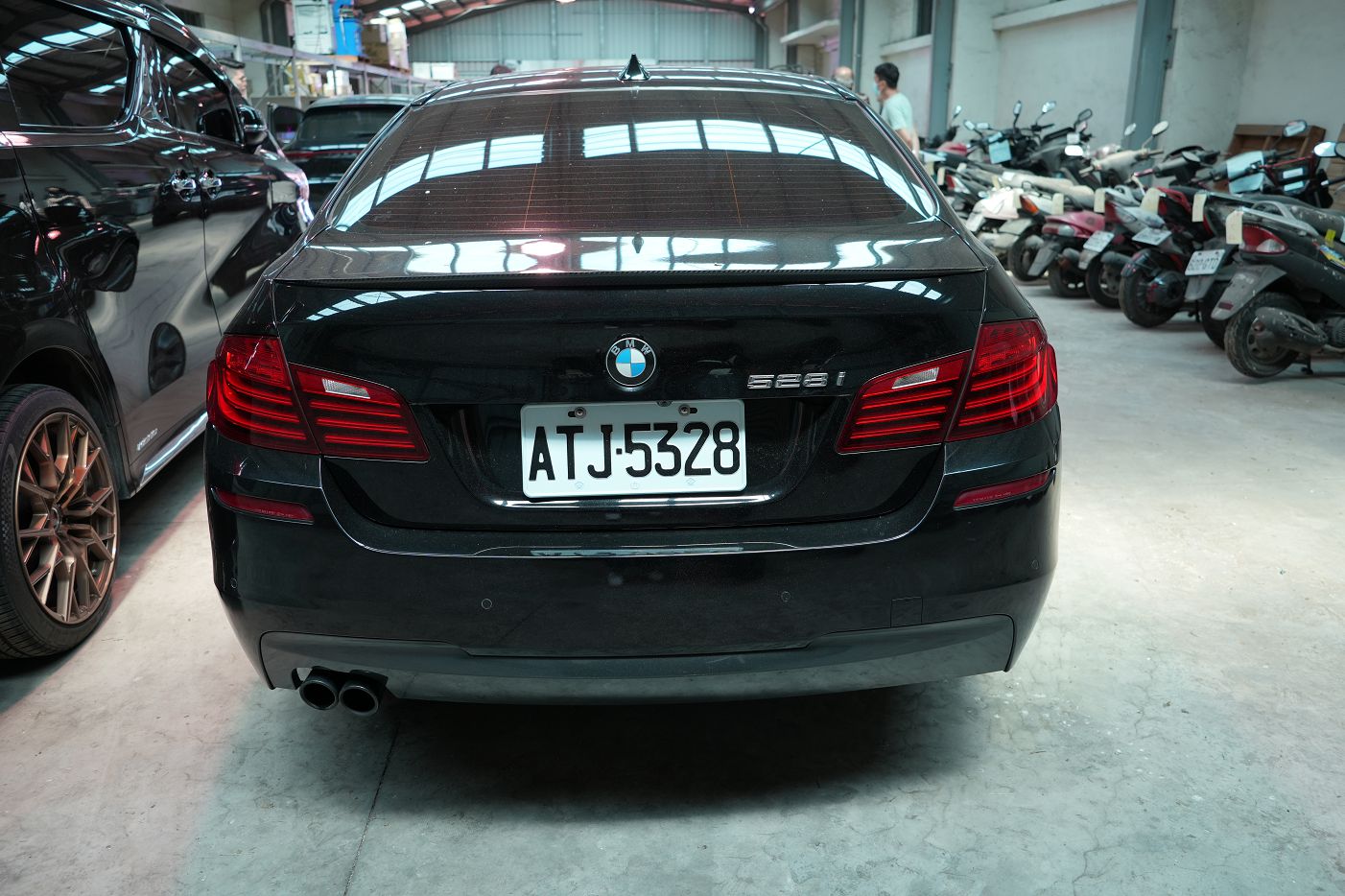 BMW 528i車輛照片3